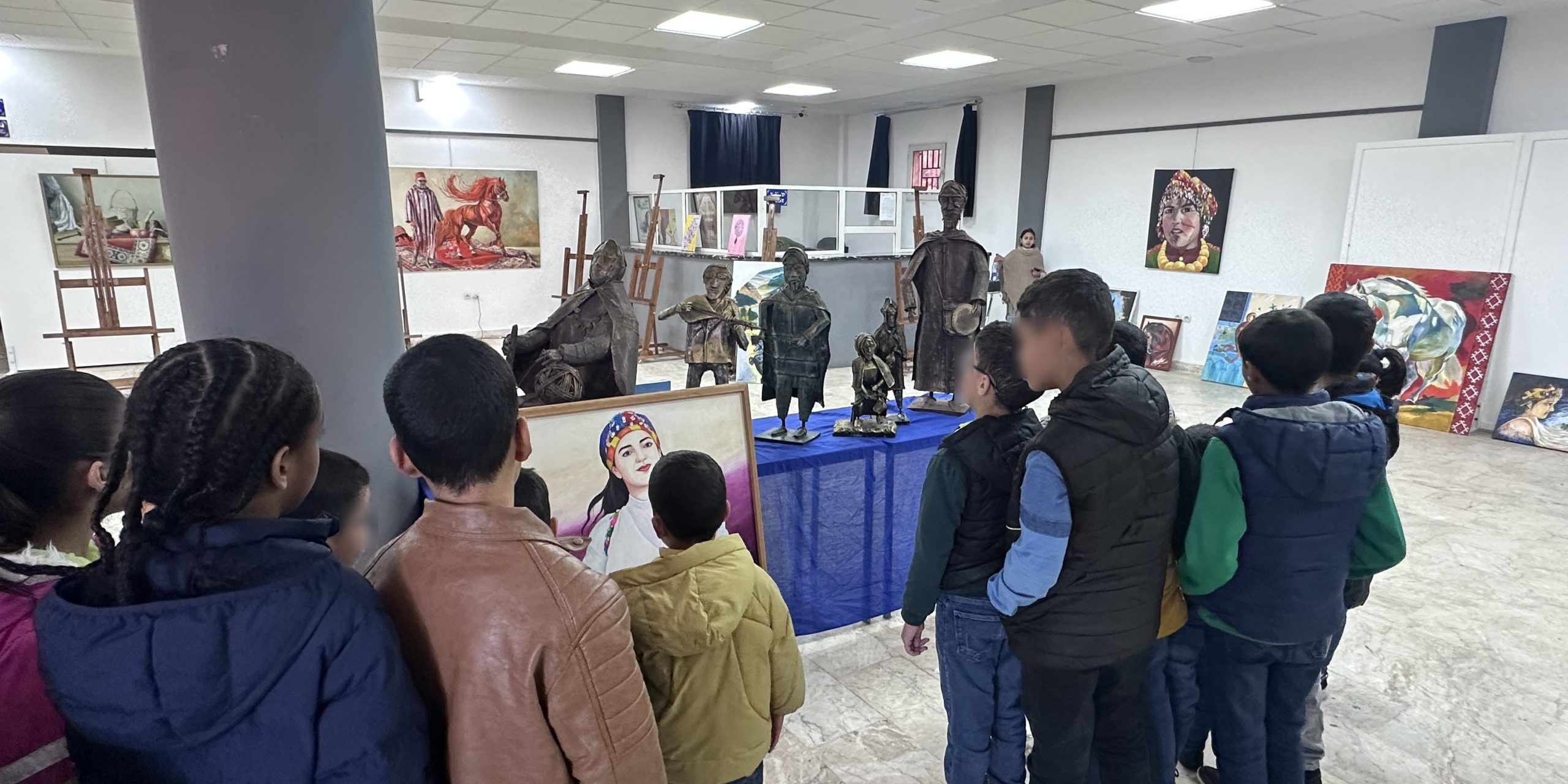 Exposition des tableaux – flou (3)