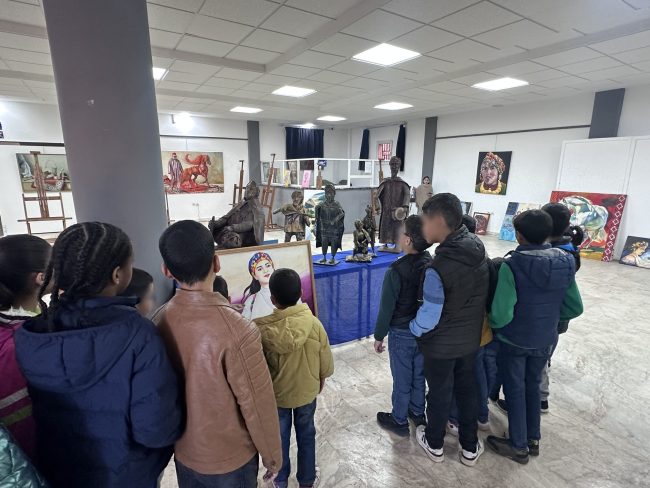 Exposition des tableaux – flou (3)